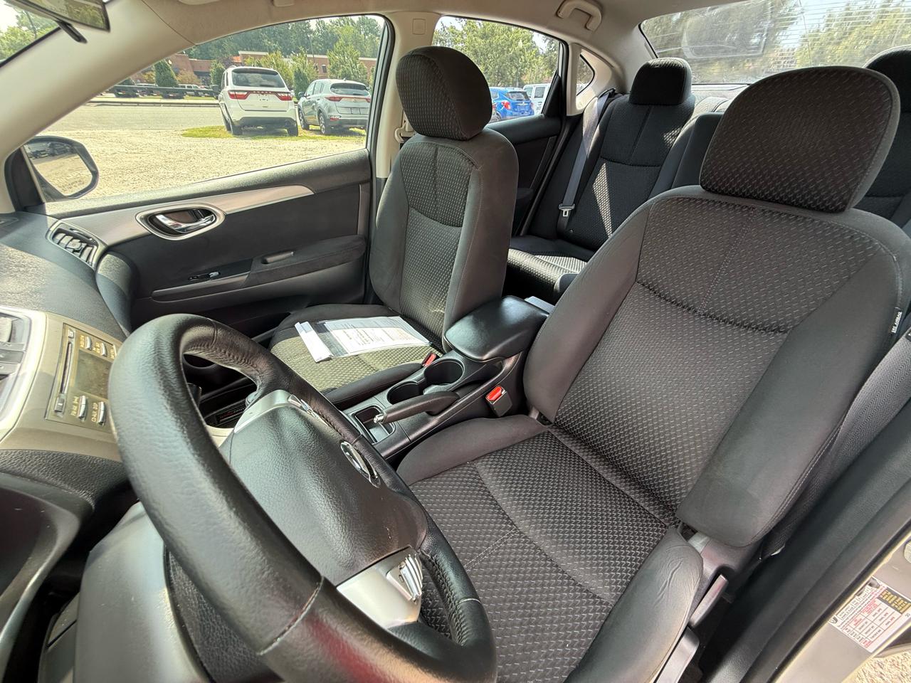 Nissan Sentra 4dr Sdn I4 CVT SR 2014