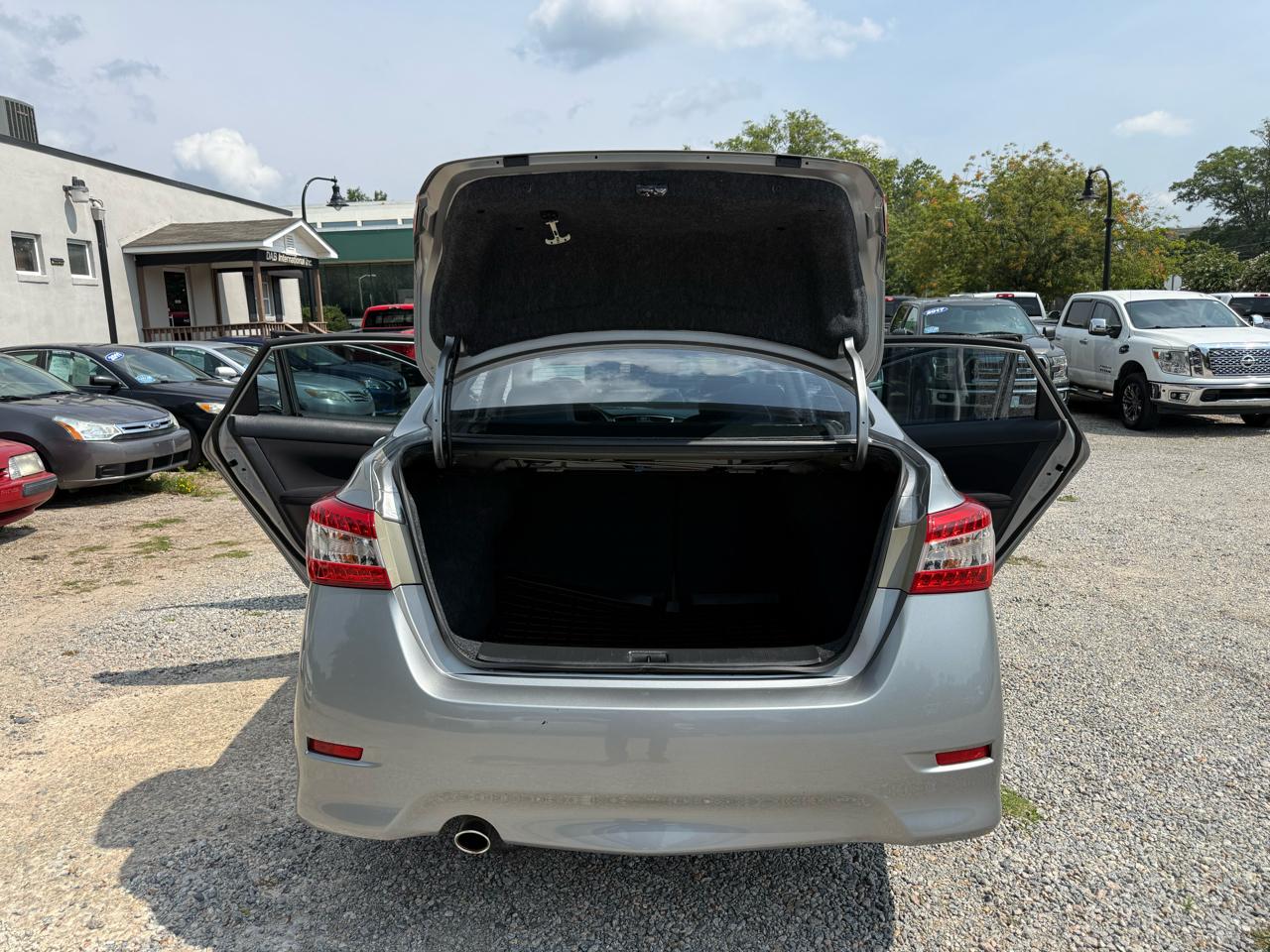 Nissan Sentra 4dr Sdn I4 CVT SR 2014