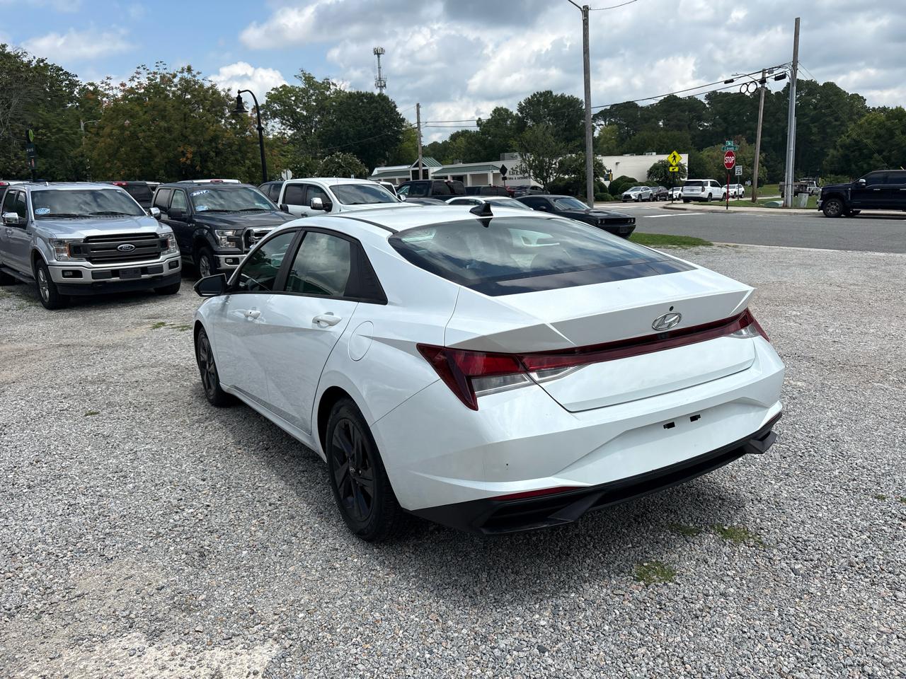 Hyundai Elantra SEL IVT 2021