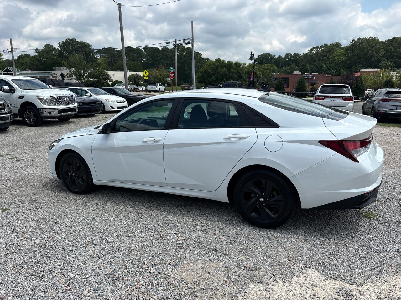 Hyundai Elantra SEL IVT 2021