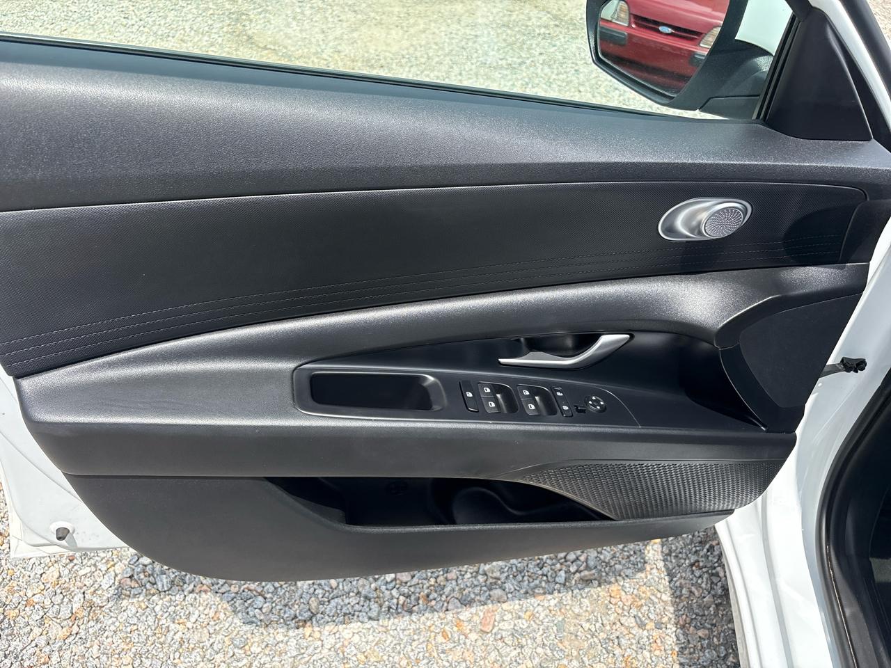 Hyundai Elantra SEL IVT 2021