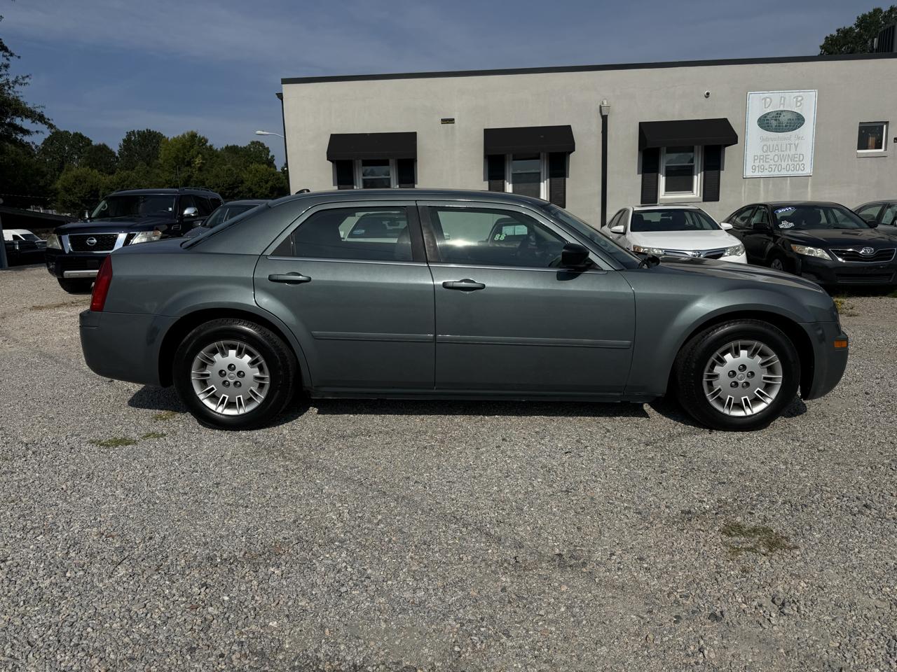 Chrysler 300 4dr Sdn 300 *Ltd Avail* 2005