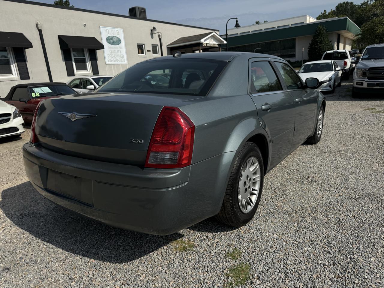 Chrysler 300 4dr Sdn 300 *Ltd Avail* 2005