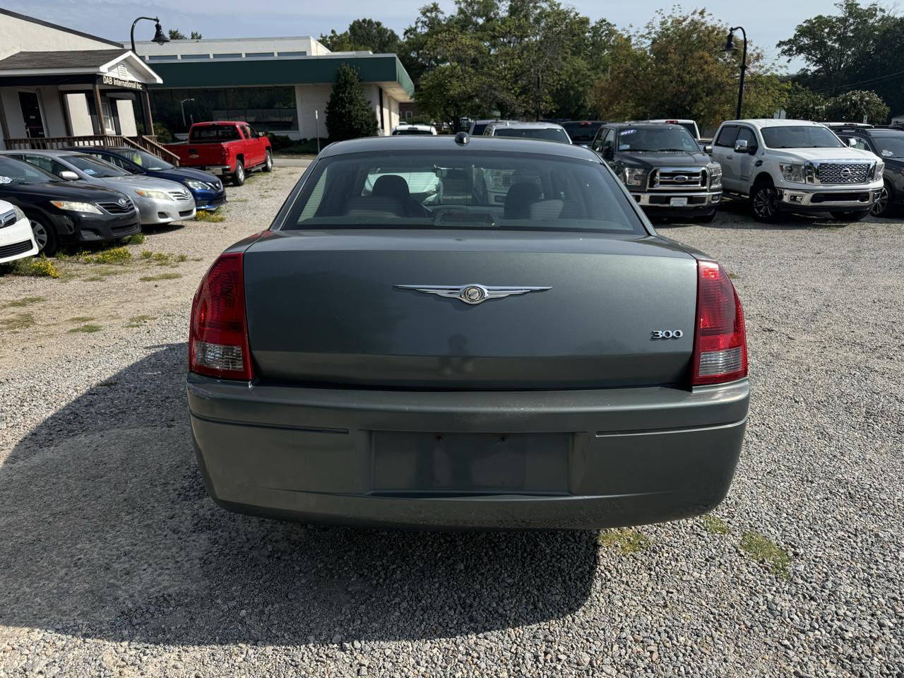 Chrysler 300 4dr Sdn 300 *Ltd Avail* 2005