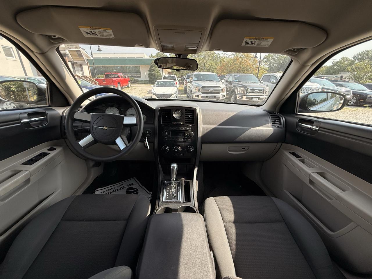 Chrysler 300 4dr Sdn 300 *Ltd Avail* 2005