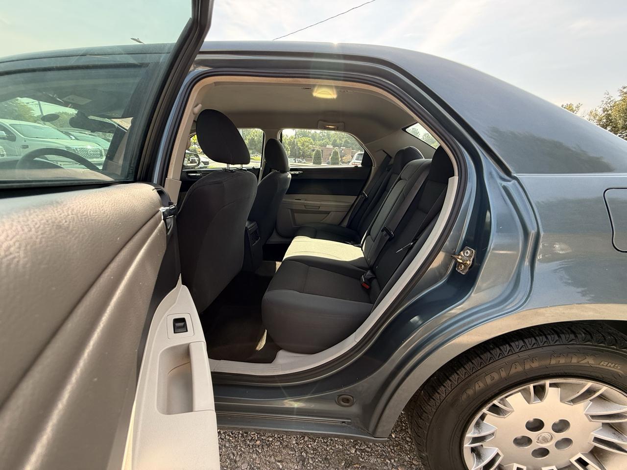 Chrysler 300 4dr Sdn 300 *Ltd Avail* 2005