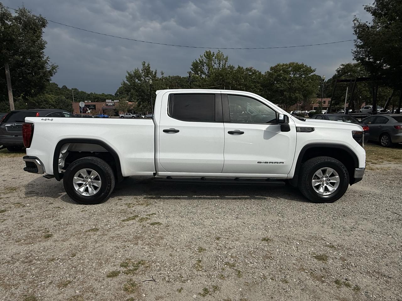 GMC Sierra 1500 4WD Crew Cab 157" Pro 2023