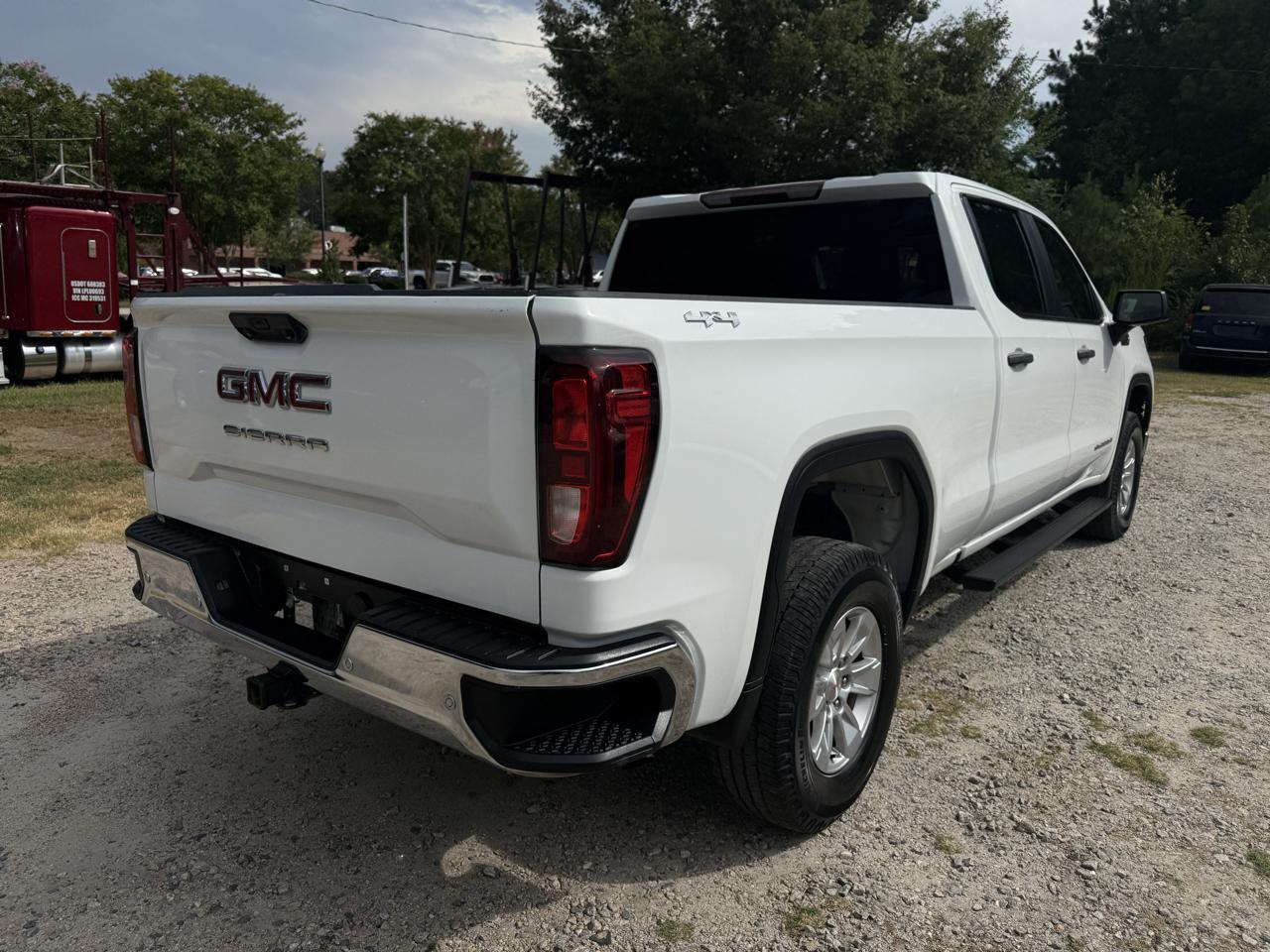 GMC Sierra 1500 4WD Crew Cab 157" Pro 2023
