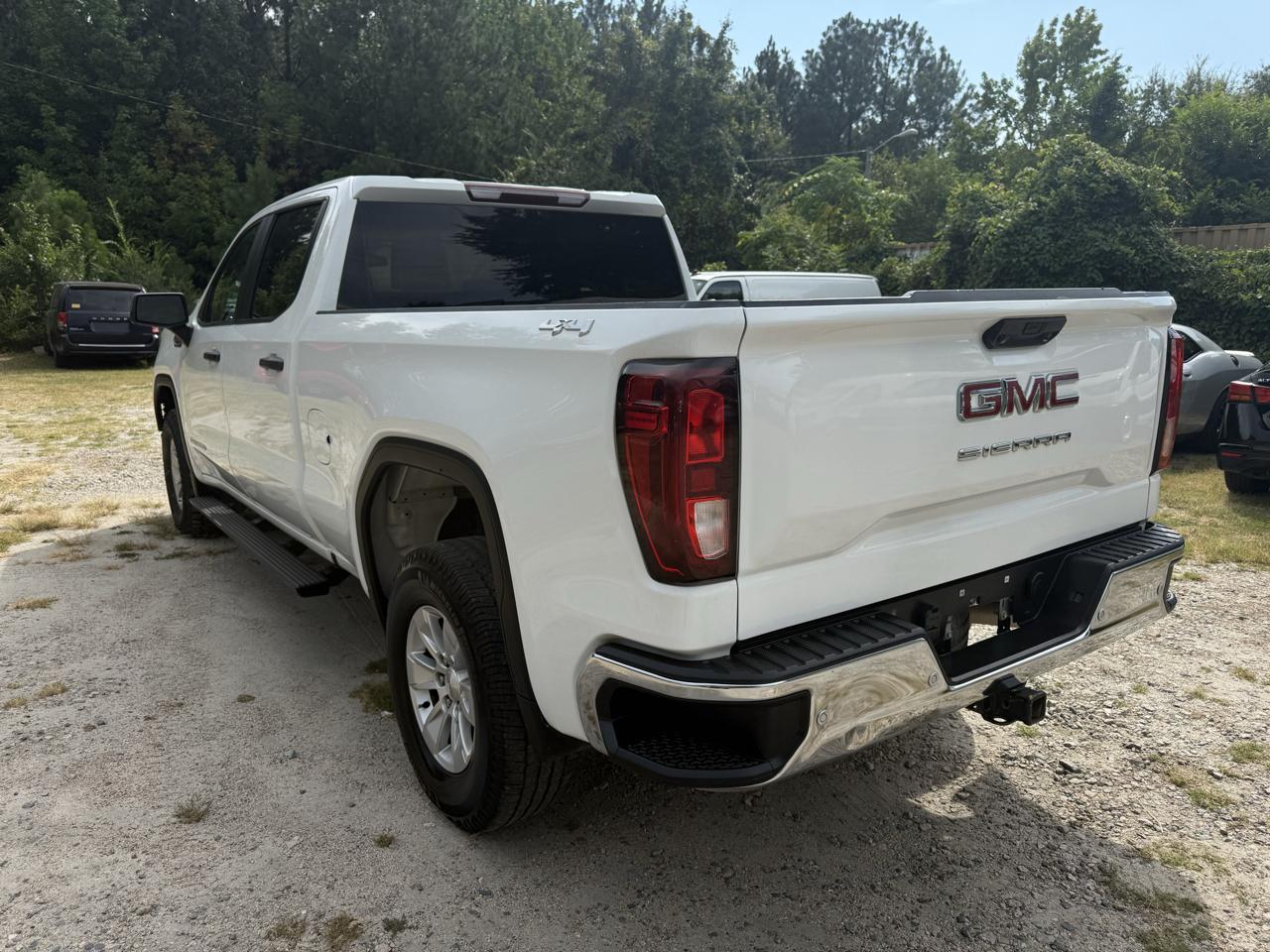 GMC Sierra 1500 4WD Crew Cab 157" Pro 2023