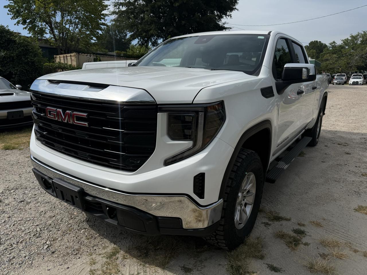 GMC Sierra 1500 4WD Crew Cab 157" Pro 2023
