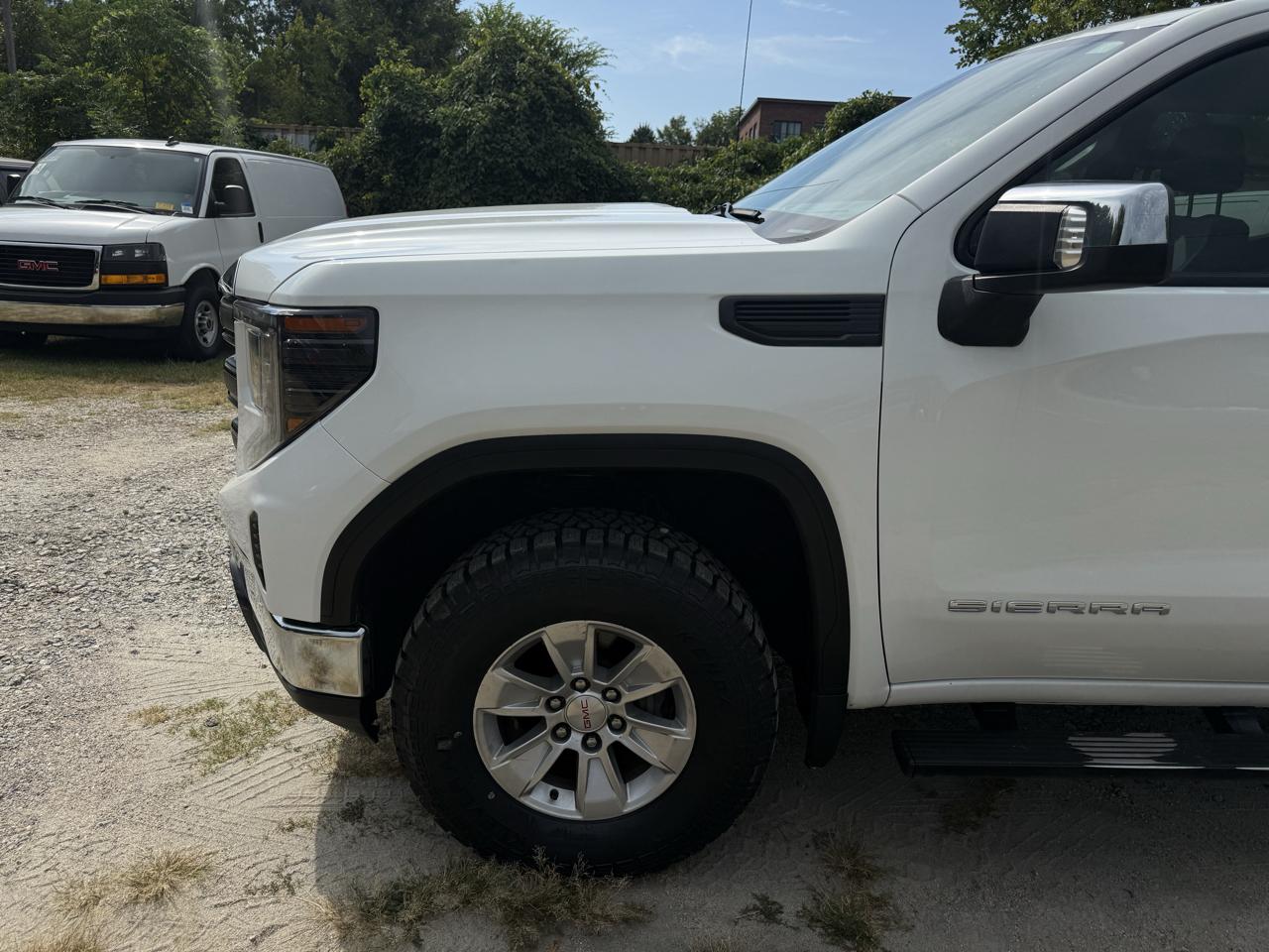 GMC Sierra 1500 4WD Crew Cab 157" Pro 2023