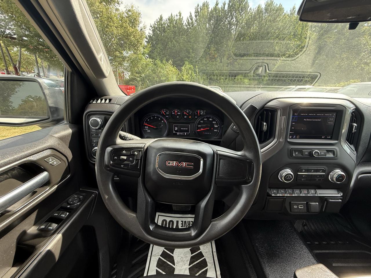 GMC Sierra 1500 4WD Crew Cab 157" Pro 2023
