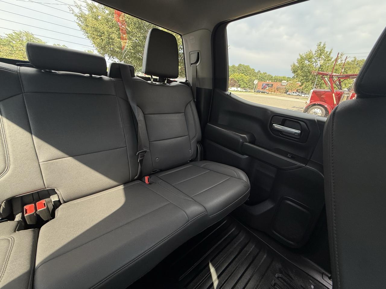 GMC Sierra 1500 4WD Crew Cab 157" Pro 2023