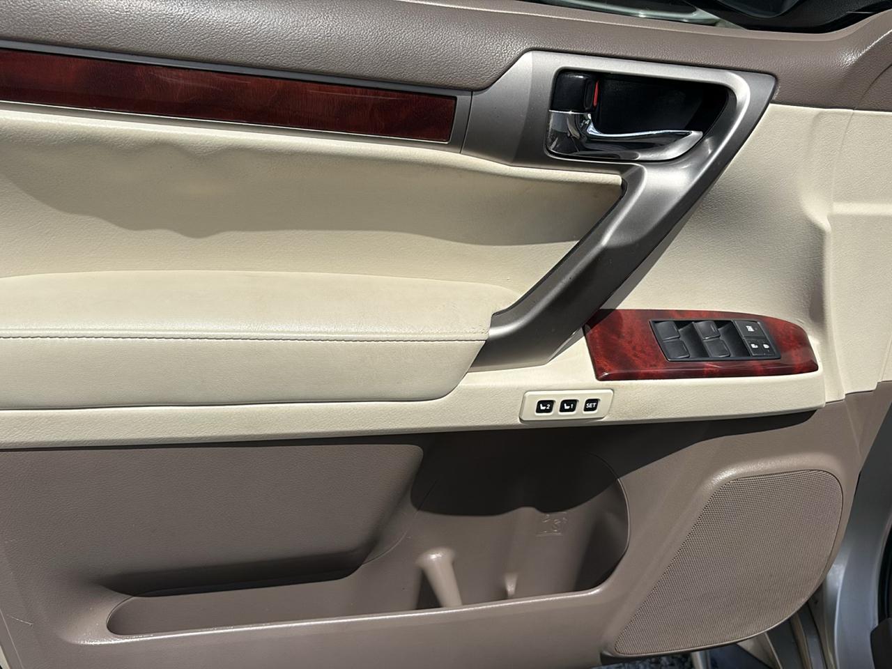 Lexus GX 460 4WD 4dr 2013