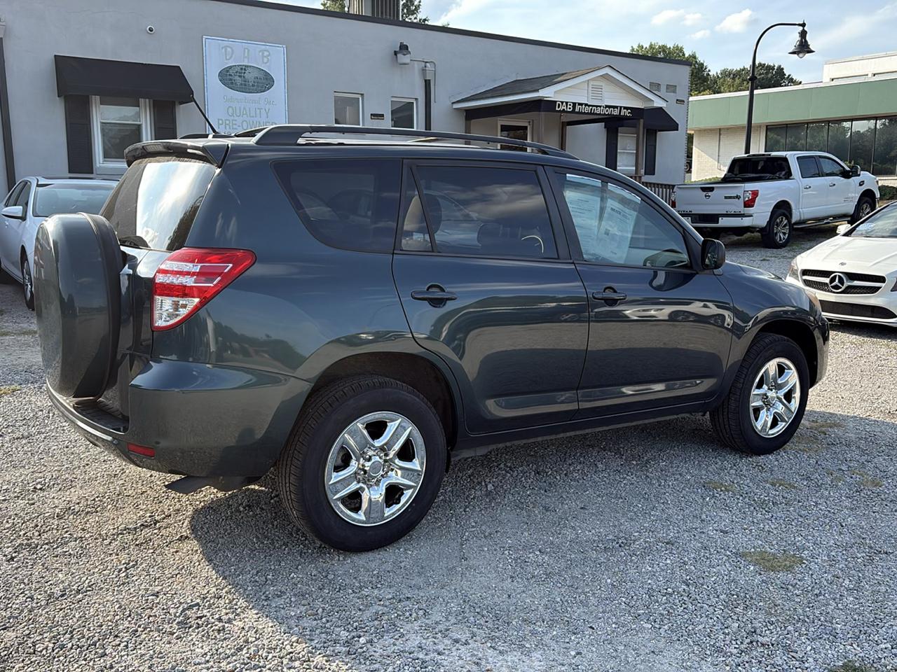 Toyota RAV4 FWD 4dr 4-cyl 4-Spd AT (Natl) 2011