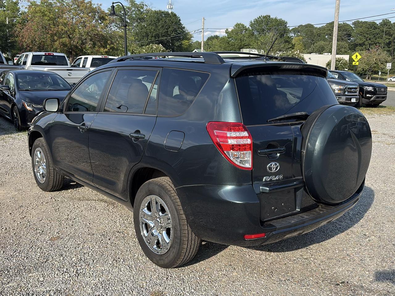 Toyota RAV4 FWD 4dr 4-cyl 4-Spd AT (Natl) 2011
