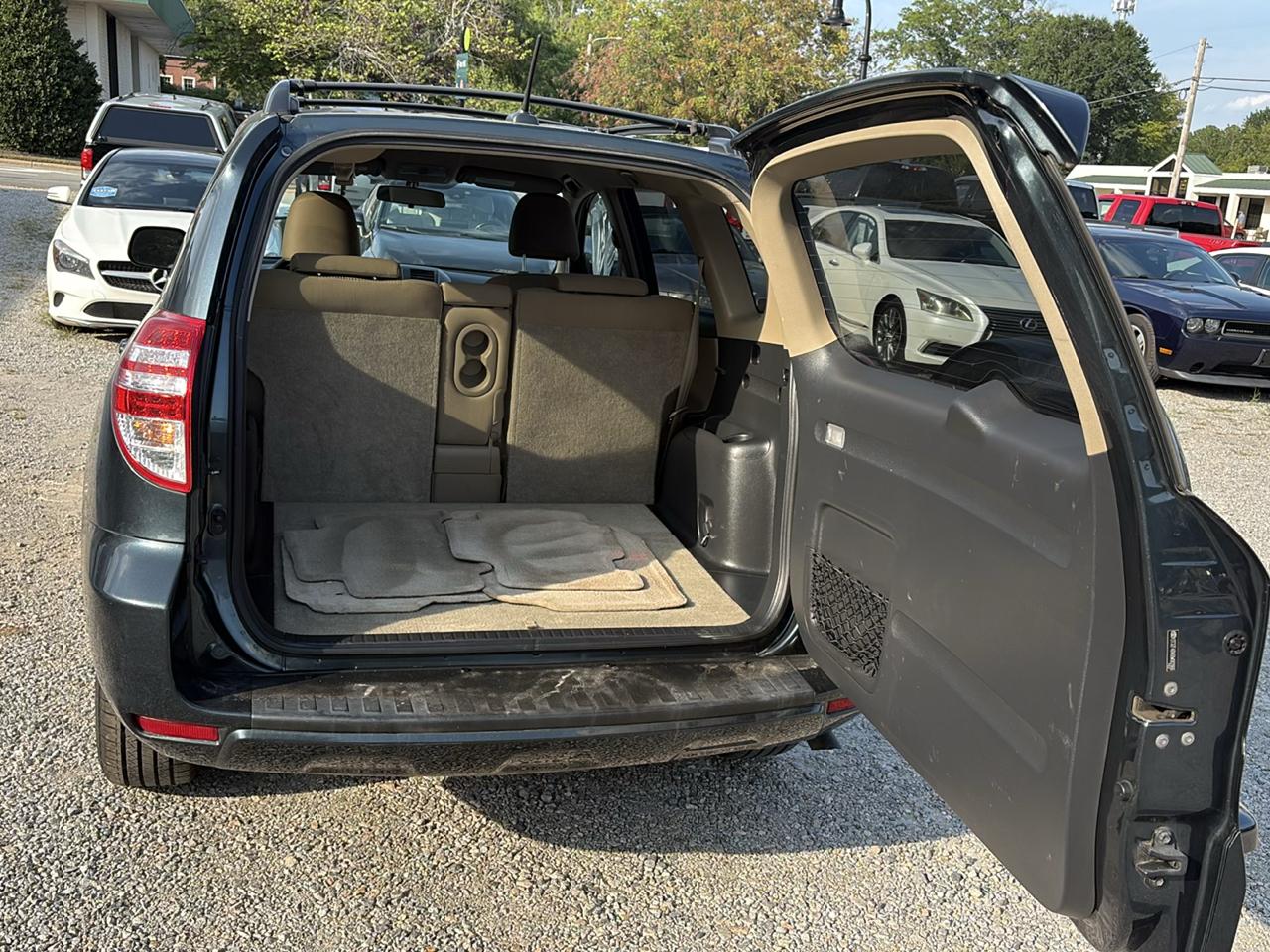 Toyota RAV4 FWD 4dr 4-cyl 4-Spd AT (Natl) 2011