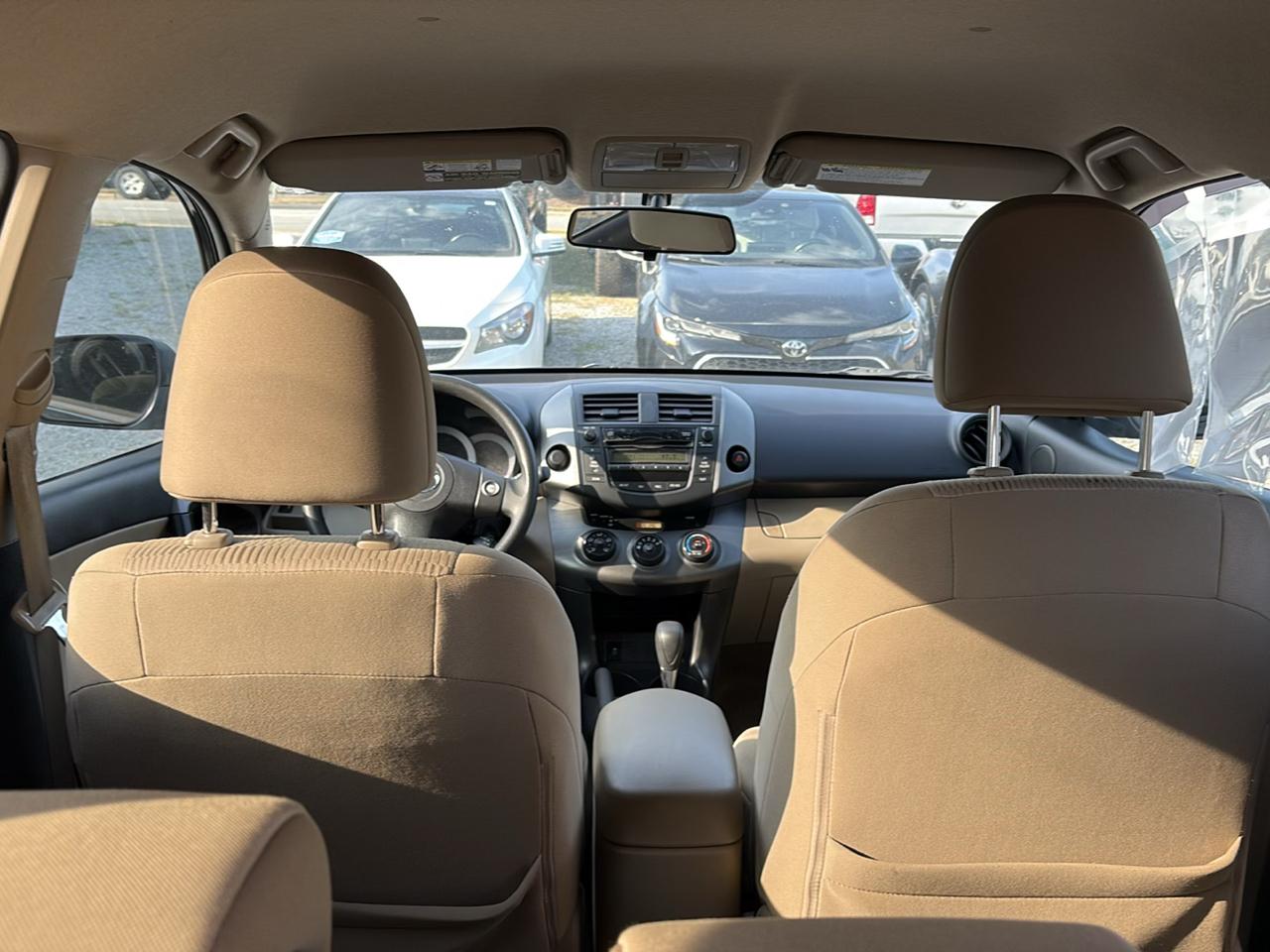Toyota RAV4 FWD 4dr 4-cyl 4-Spd AT (Natl) 2011