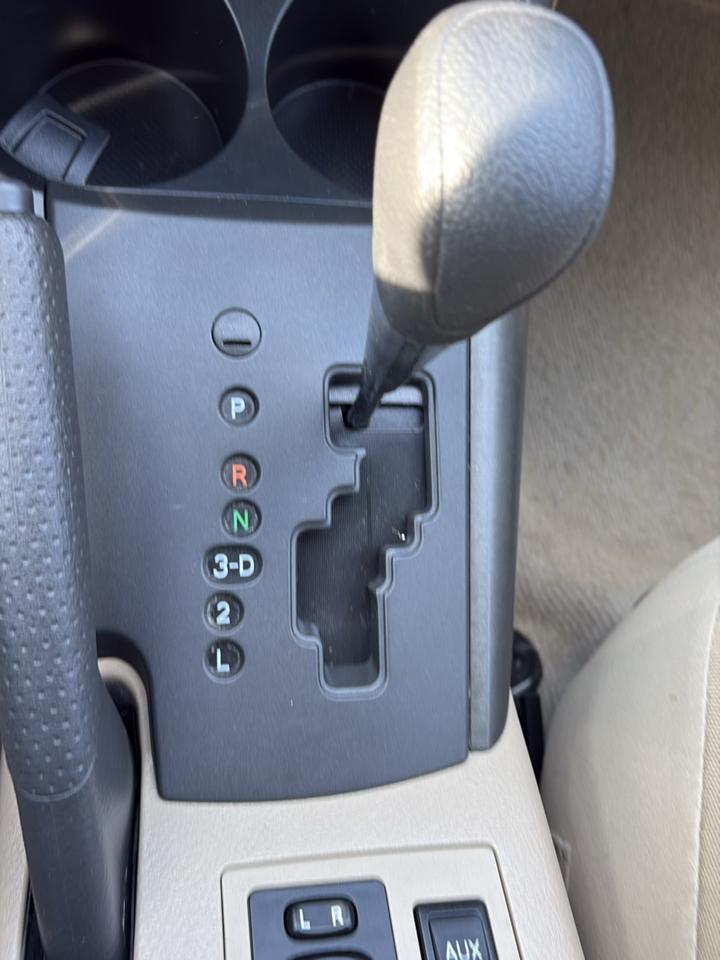 Toyota RAV4 FWD 4dr 4-cyl 4-Spd AT (Natl) 2011
