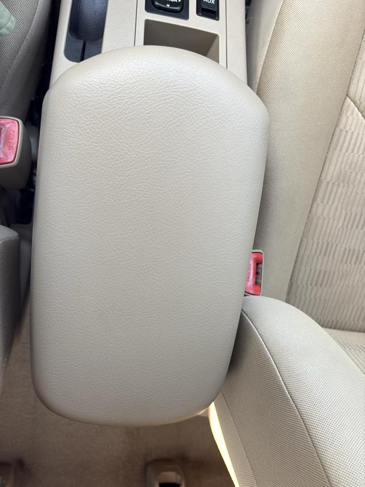 Toyota RAV4 FWD 4dr 4-cyl 4-Spd AT (Natl) 2011