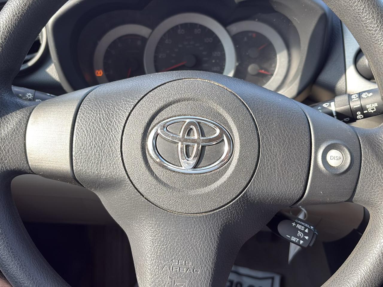 Toyota RAV4 FWD 4dr 4-cyl 4-Spd AT (Natl) 2011