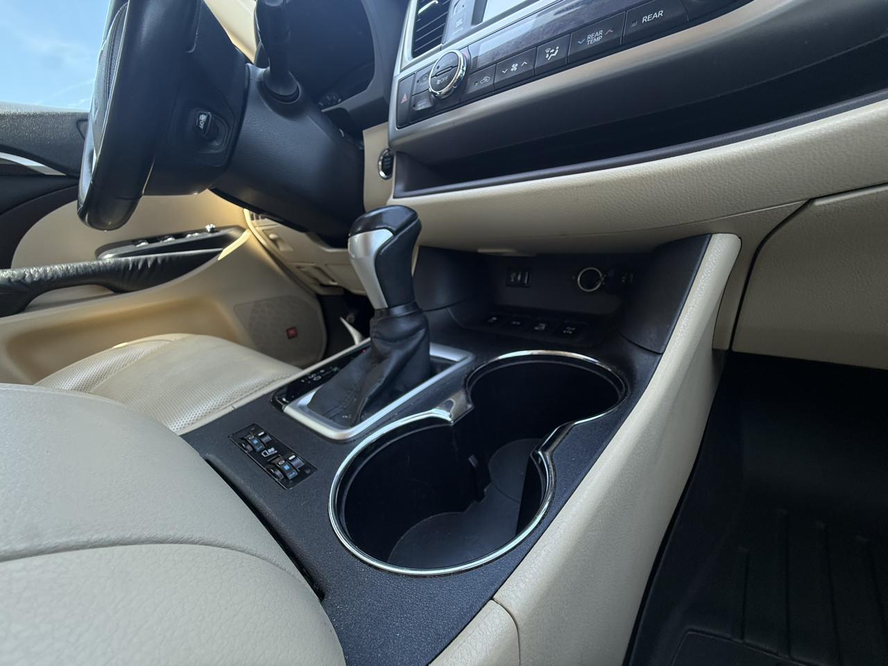 Toyota Highlander AWD 4dr V6 Limited (Natl) 2015