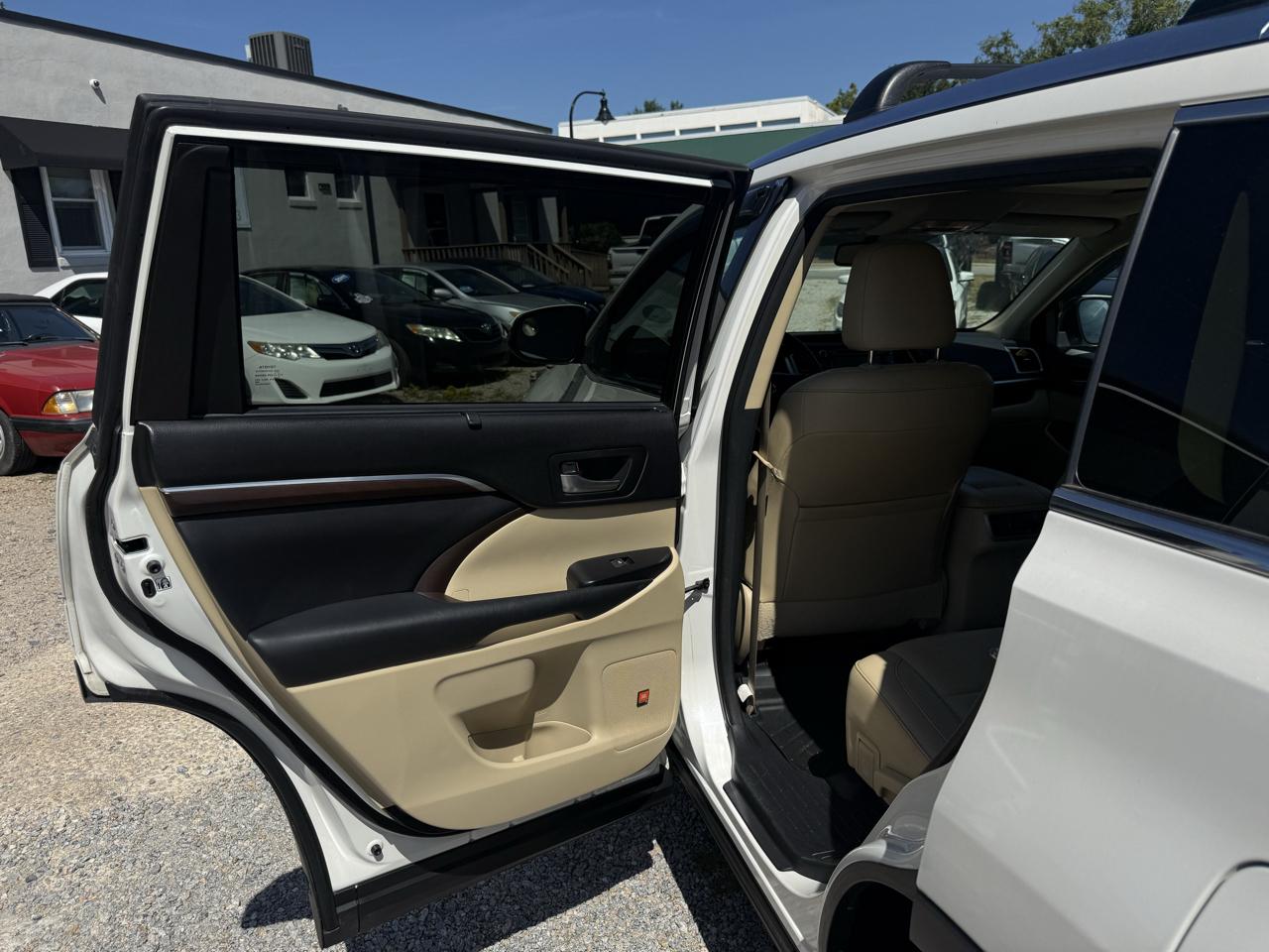 Toyota Highlander AWD 4dr V6 Limited (Natl) 2015
