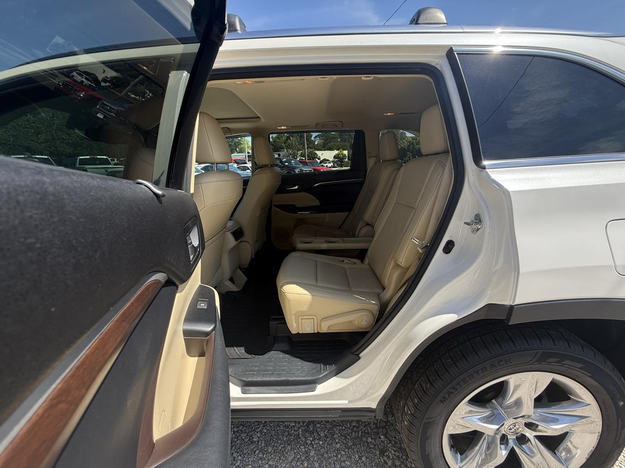 Toyota Highlander AWD 4dr V6 Limited (Natl) 2015