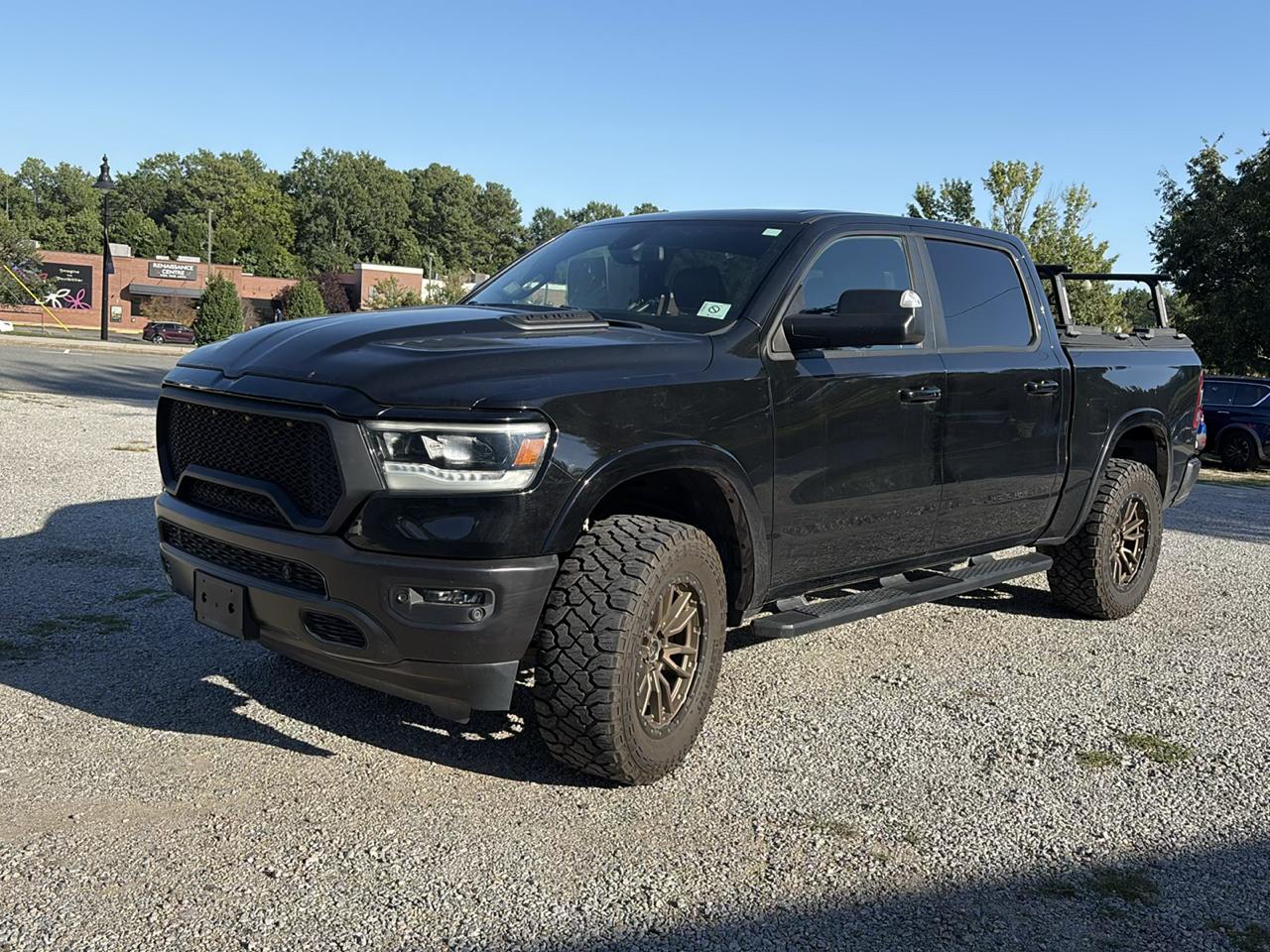 RAM 1500 Laramie 4x4 Crew Cab 5'7" Box 2020