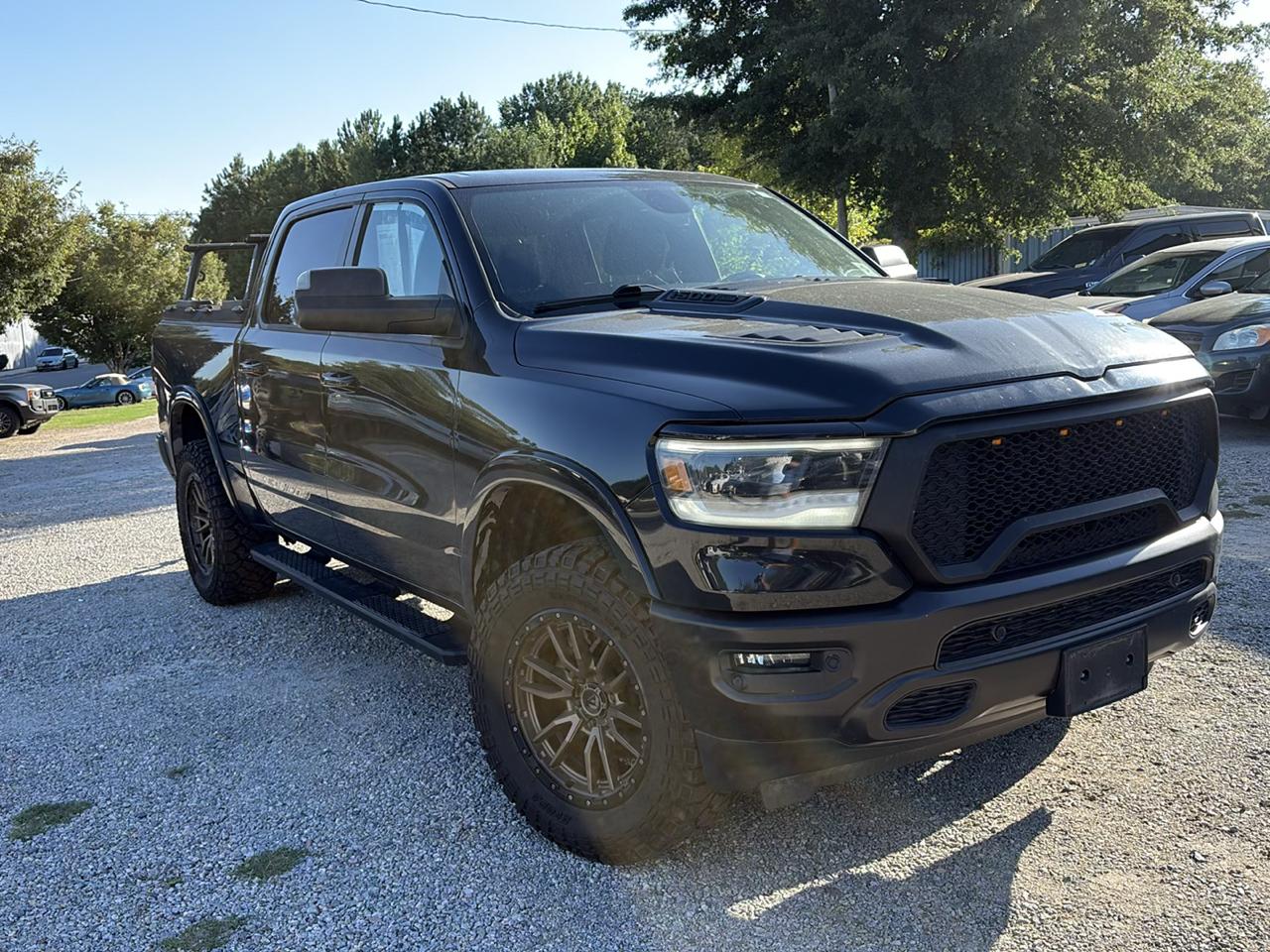 RAM 1500 Laramie 4x4 Crew Cab 5'7" Box 2020