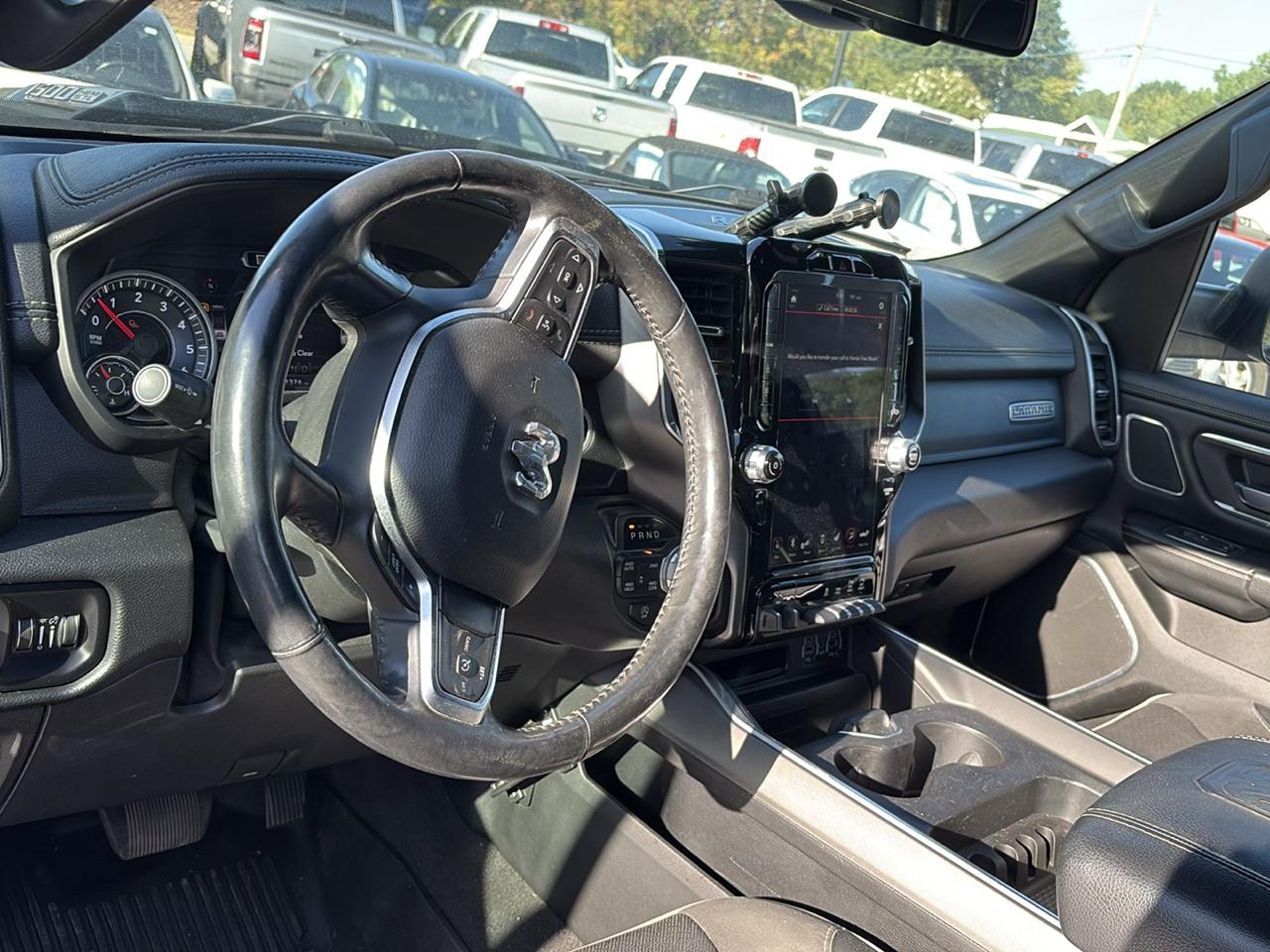 RAM 1500 Laramie 4x4 Crew Cab 5'7" Box 2020