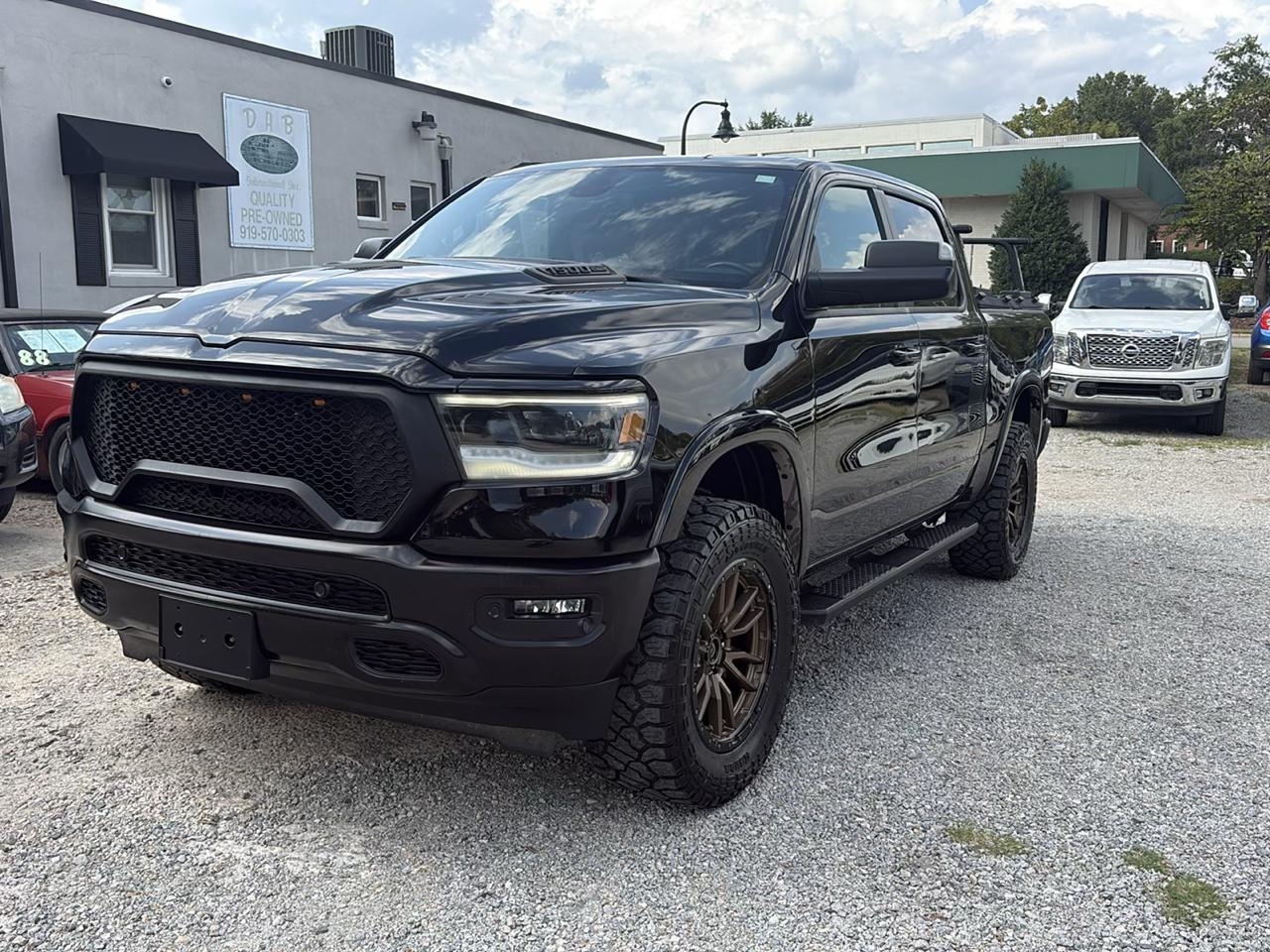 RAM 1500 Laramie 4x4 Crew Cab 5'7" Box 2020