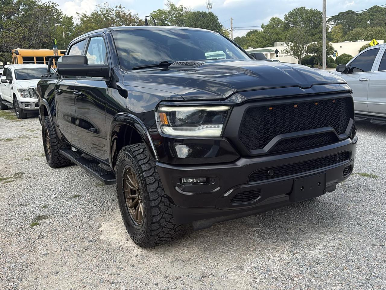 RAM 1500 Laramie 4x4 Crew Cab 5'7" Box 2020