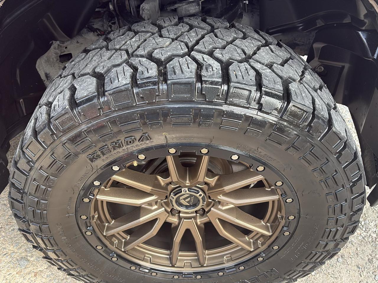 RAM 1500 Laramie 4x4 Crew Cab 5'7" Box 2020