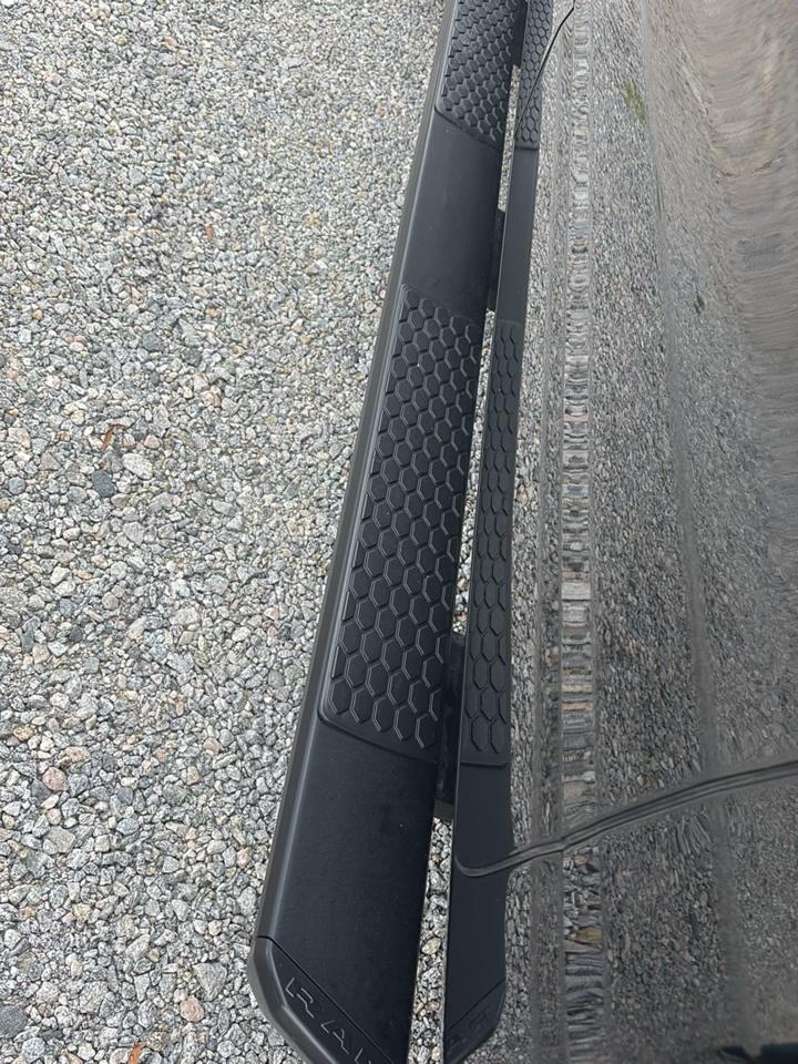 RAM 1500 Laramie 4x4 Crew Cab 5'7" Box 2020