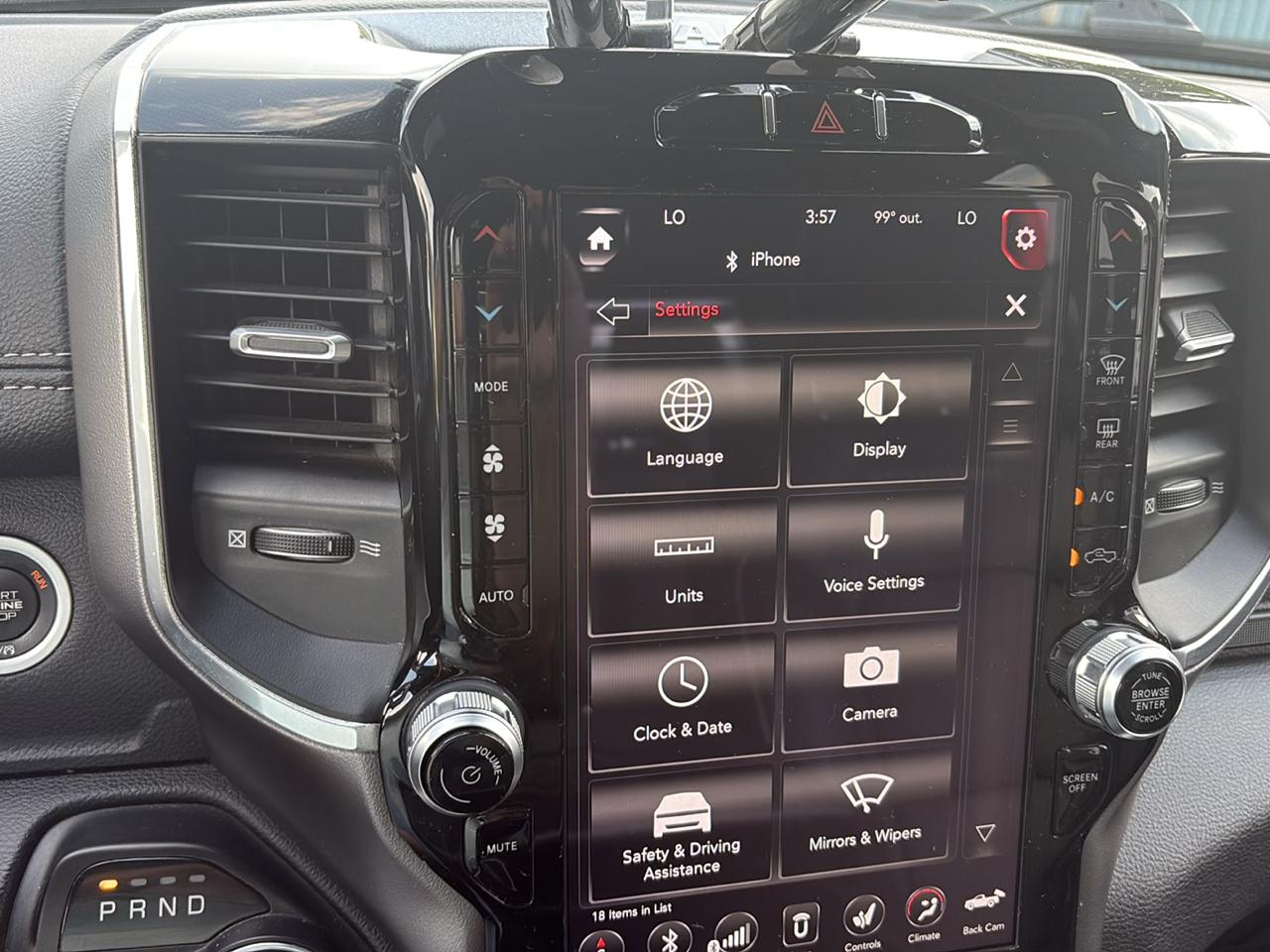 RAM 1500 Laramie 4x4 Crew Cab 5'7" Box 2020