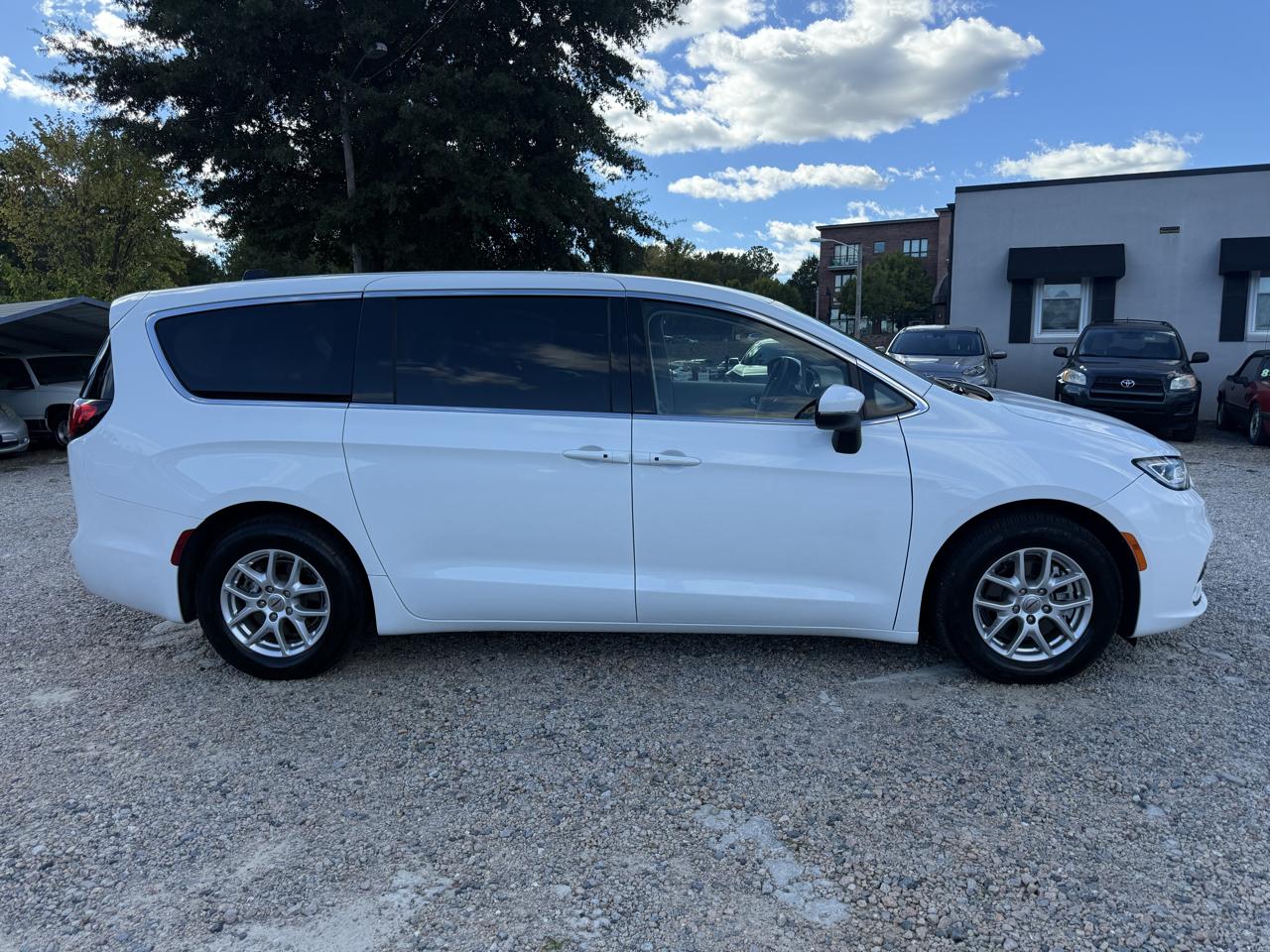Chrysler Pacifica Touring L FWD 2023