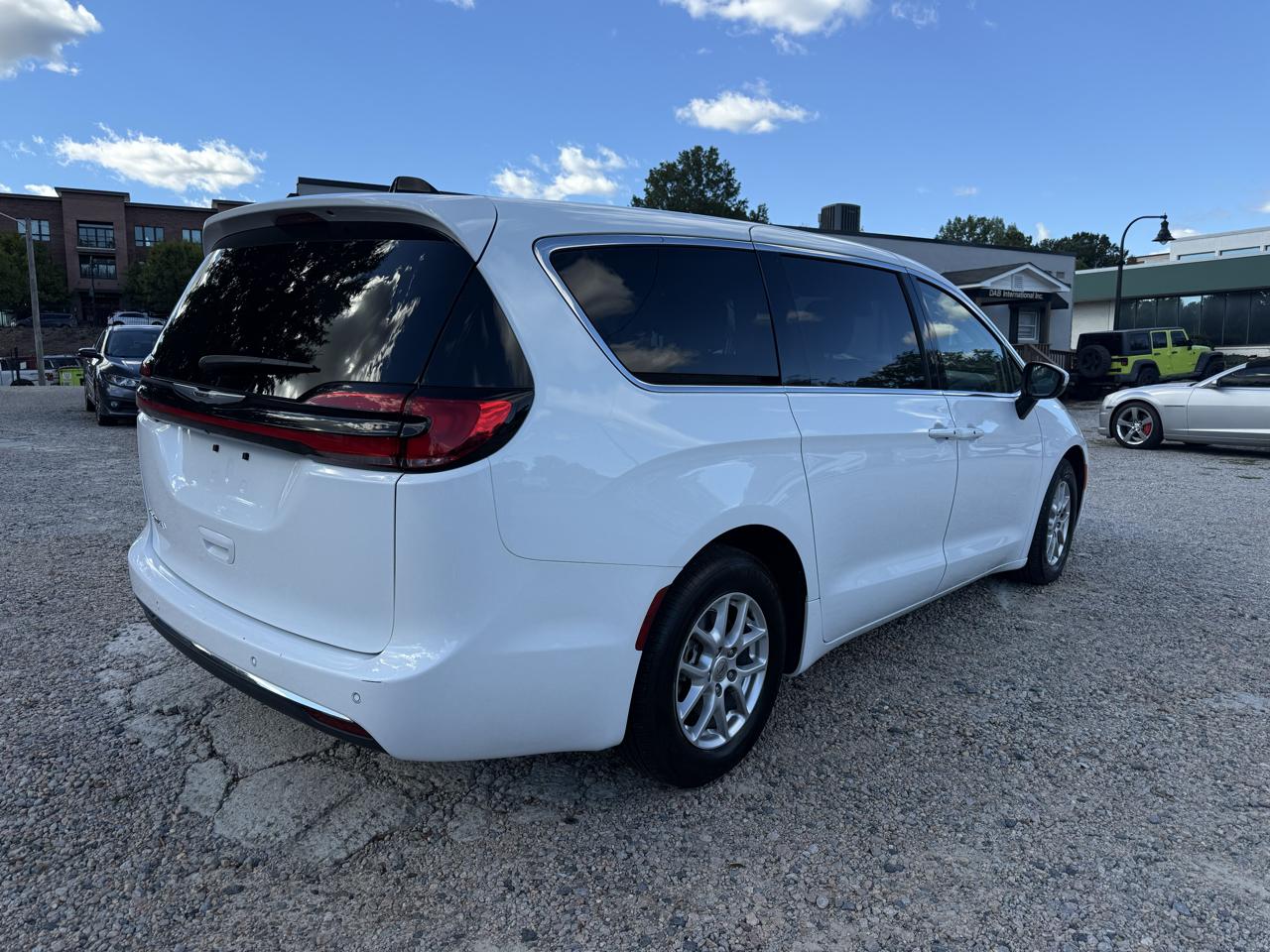 Chrysler Pacifica Touring L FWD 2023