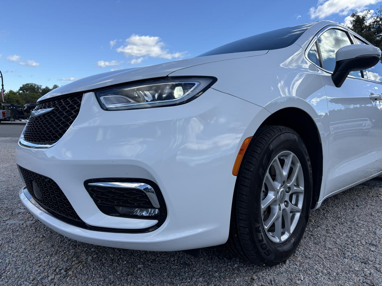 Chrysler Pacifica Touring L FWD 2023