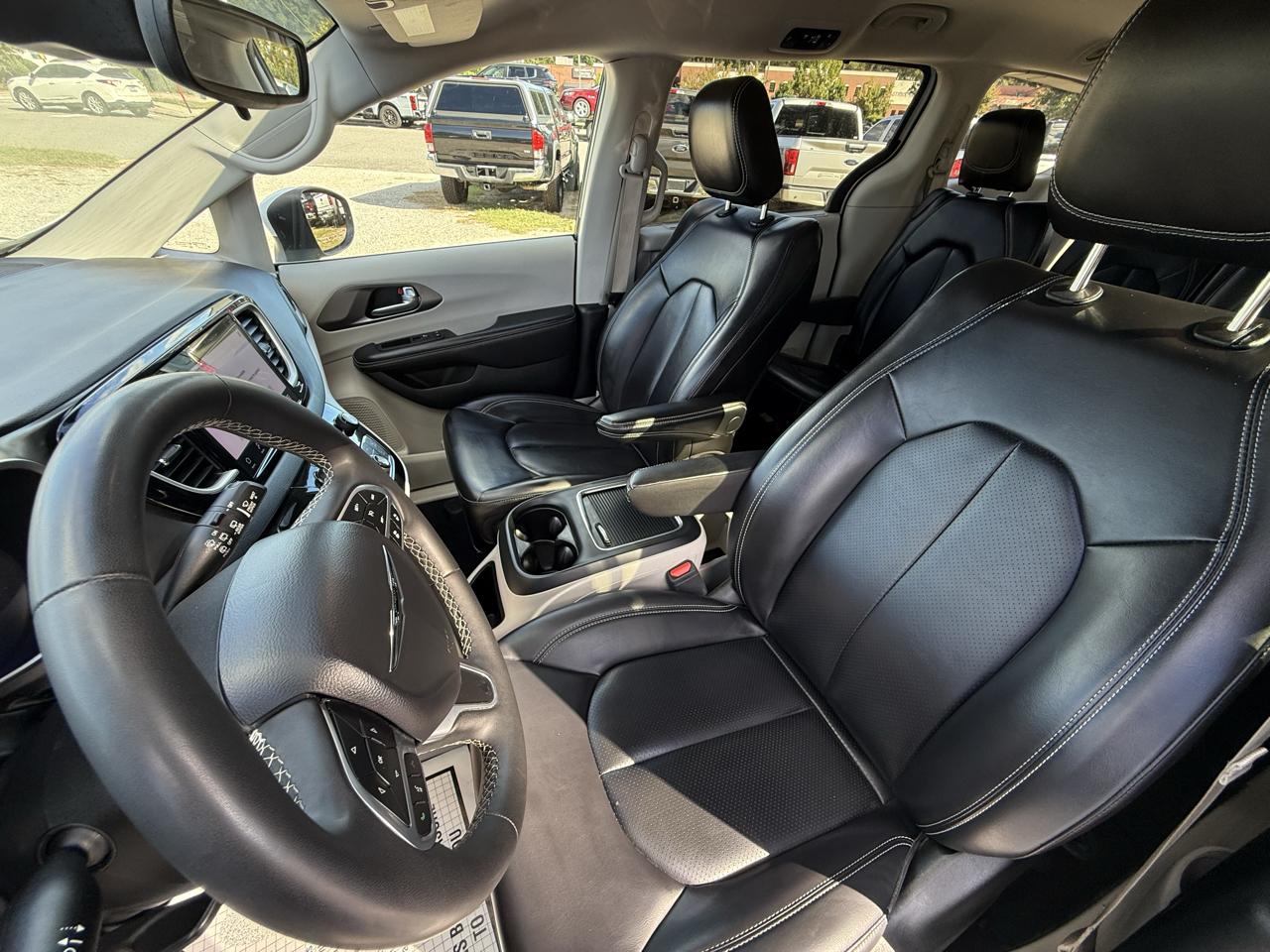 Chrysler Pacifica Touring L FWD 2023