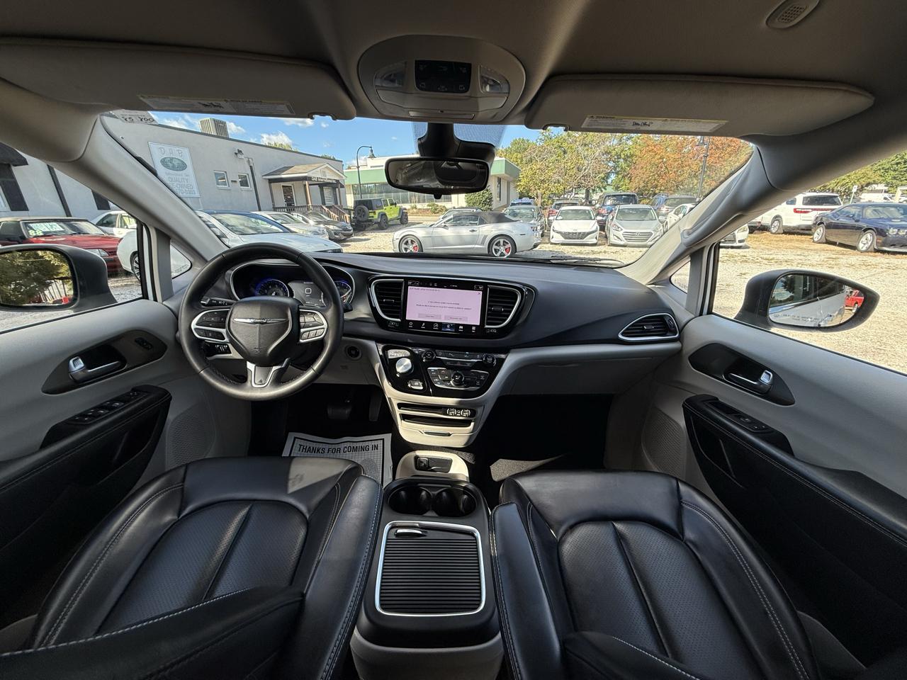 Chrysler Pacifica Touring L FWD 2023