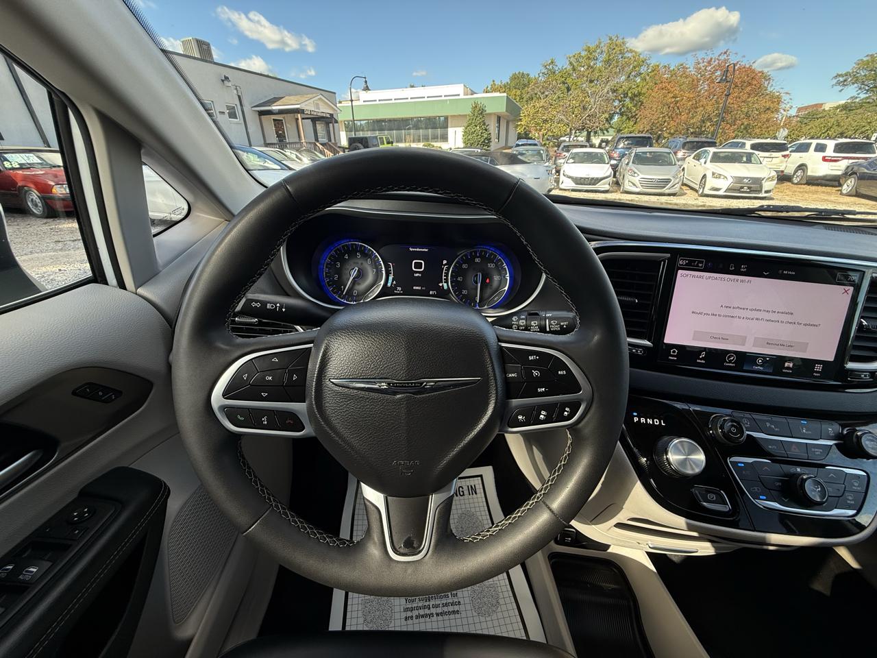 Chrysler Pacifica Touring L FWD 2023