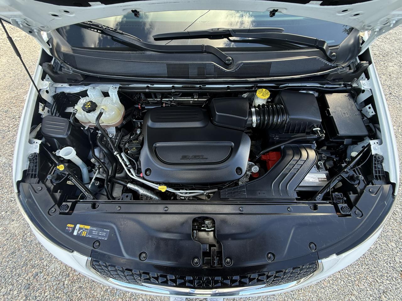 Chrysler Pacifica Touring L FWD 2023