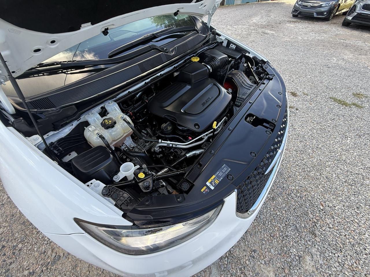 Chrysler Pacifica Touring L FWD 2023