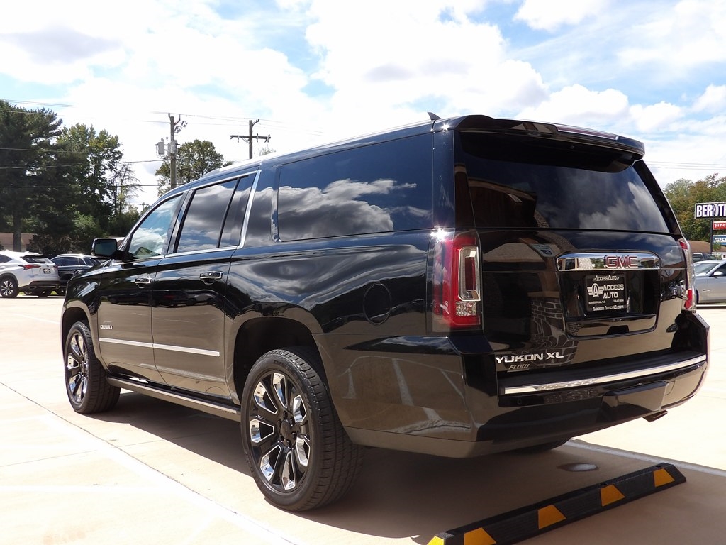 2019 Gmc Yukon XL Denali photo 3