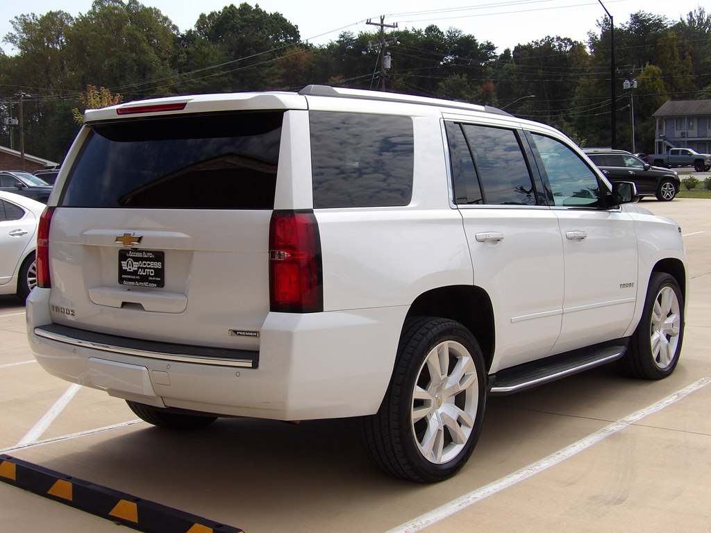 2017 Chevrolet Tahoe Premier photo 4