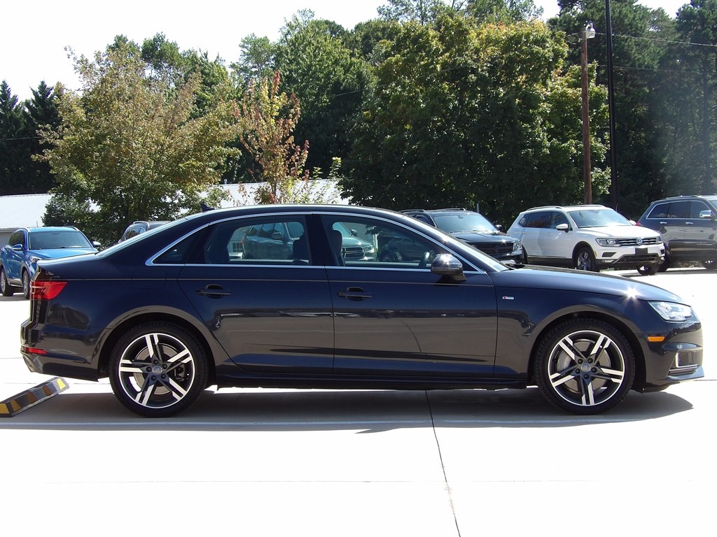 2017 Audi A4 2.0T Prestige Quattro photo 6