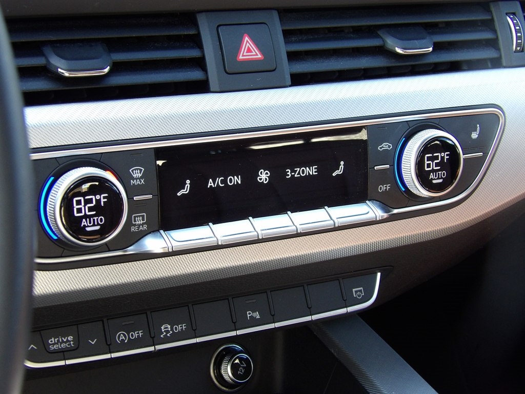 2017 Audi A4 2.0T Prestige Quattro photo 24