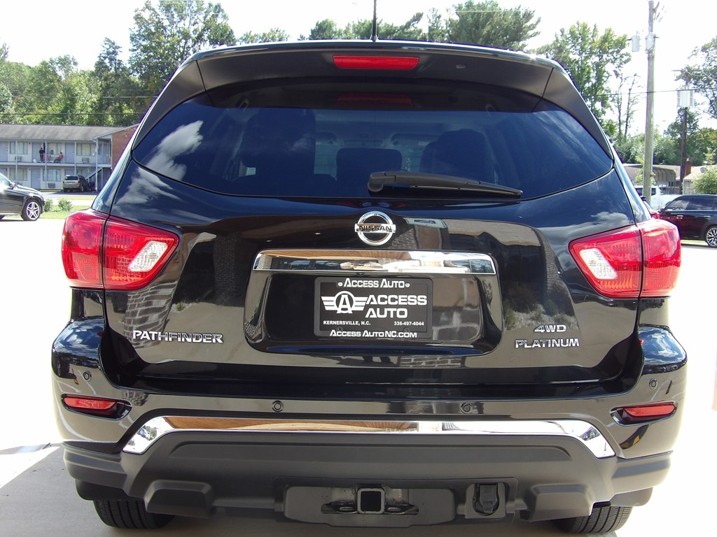 2018 Nissan Pathfinder Platinum photo 3