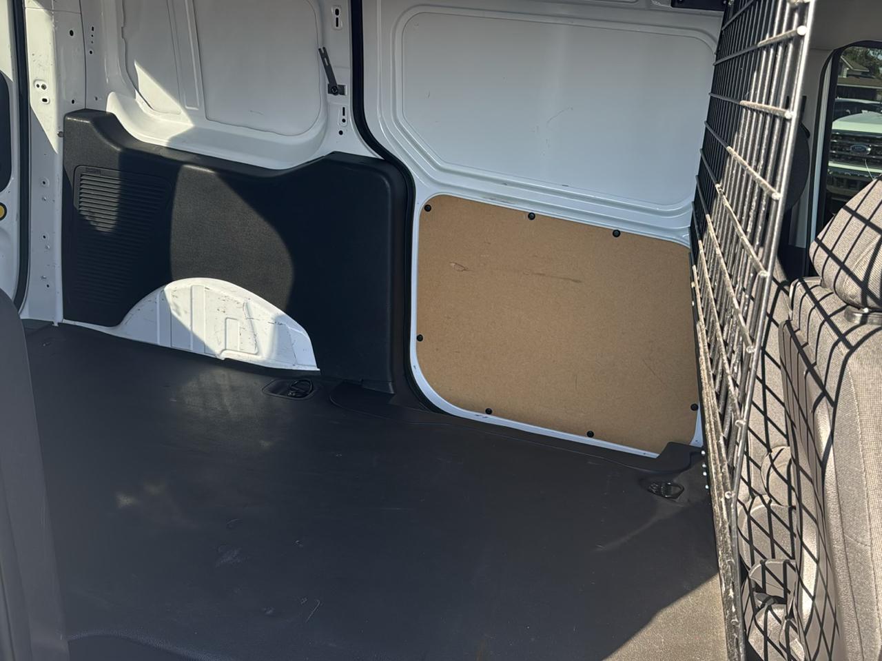 Ford Transit 350 Wagon HD High Roof XL Sliding Pass. 148 WB EL 2015
